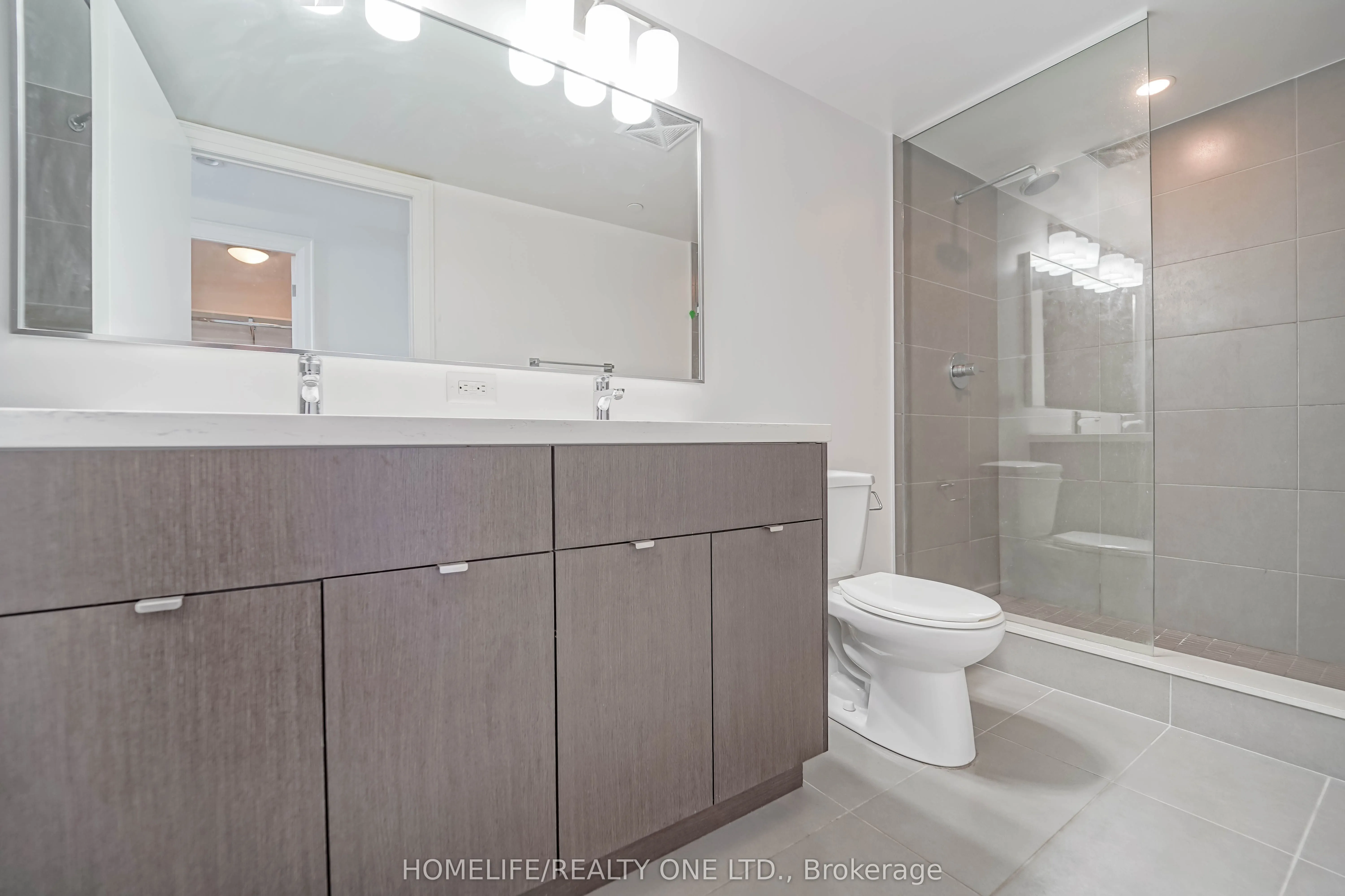 155 Yorkville Avenue, #2915