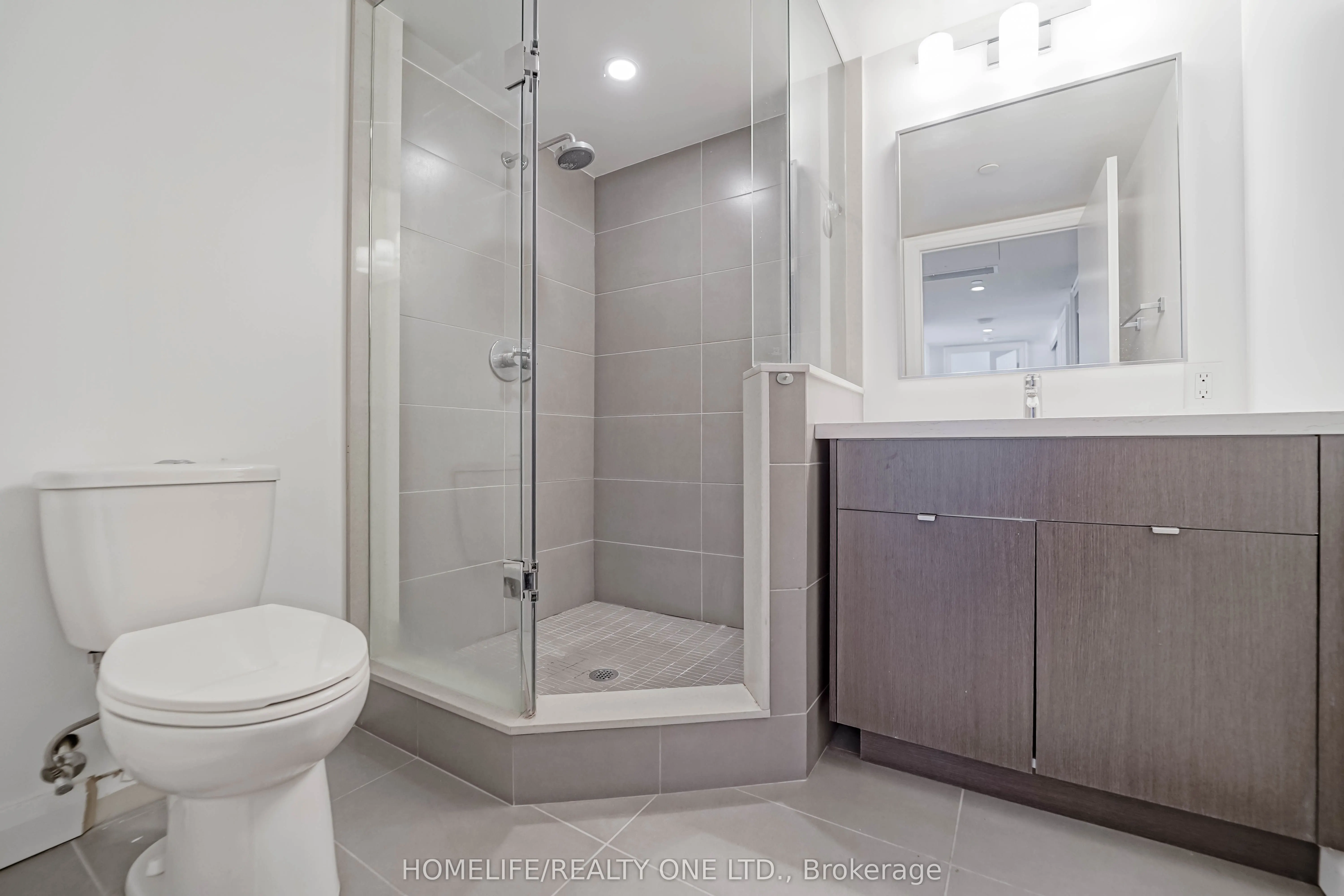 155 Yorkville Avenue, #2915