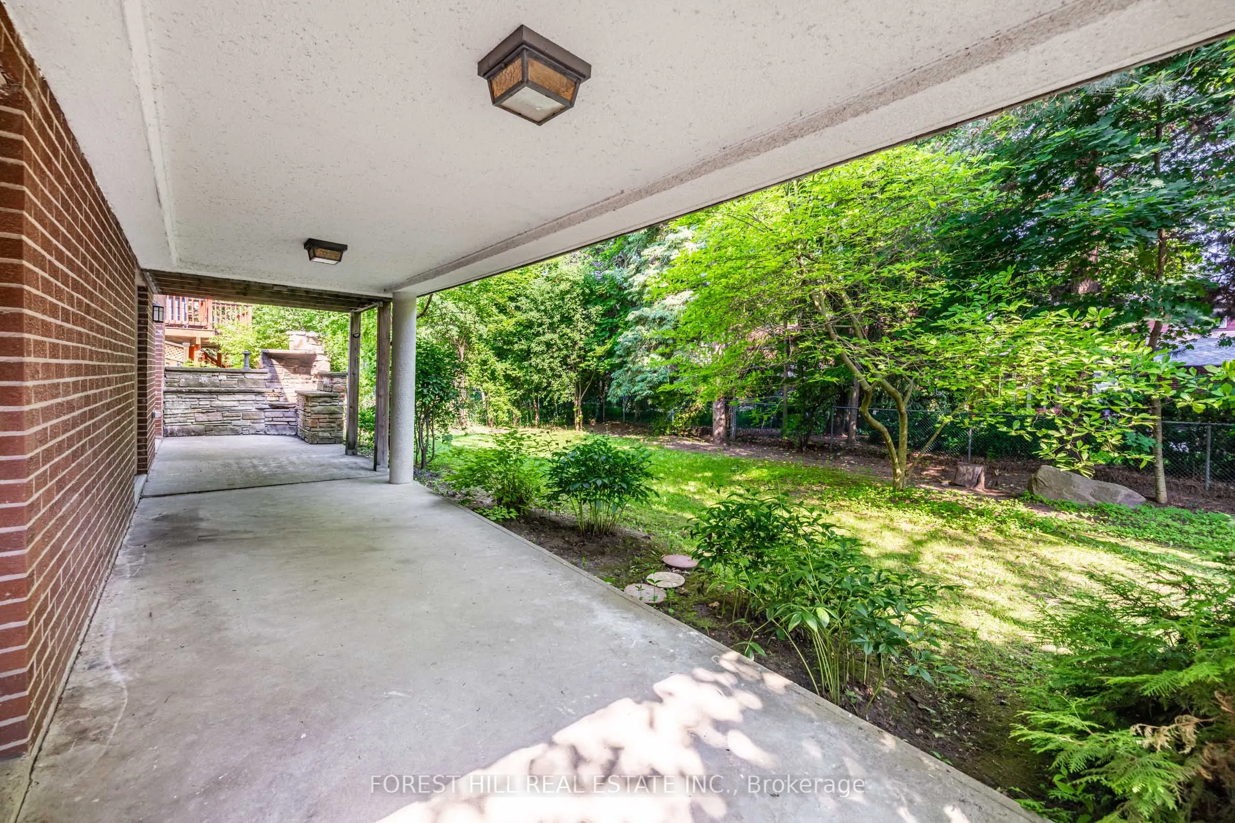 37 Abbeywood Trail