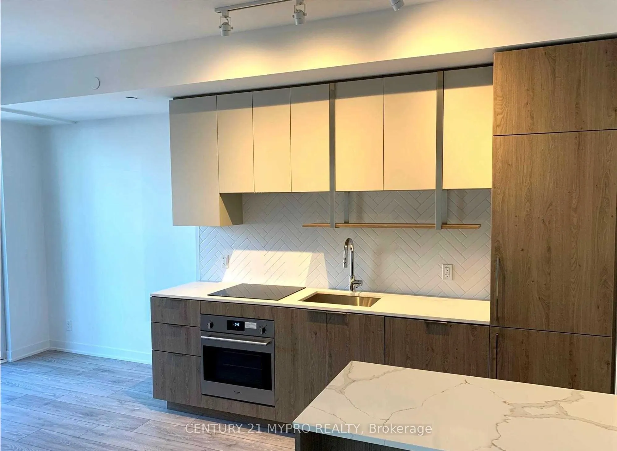 15 Holmes Avenue, #507