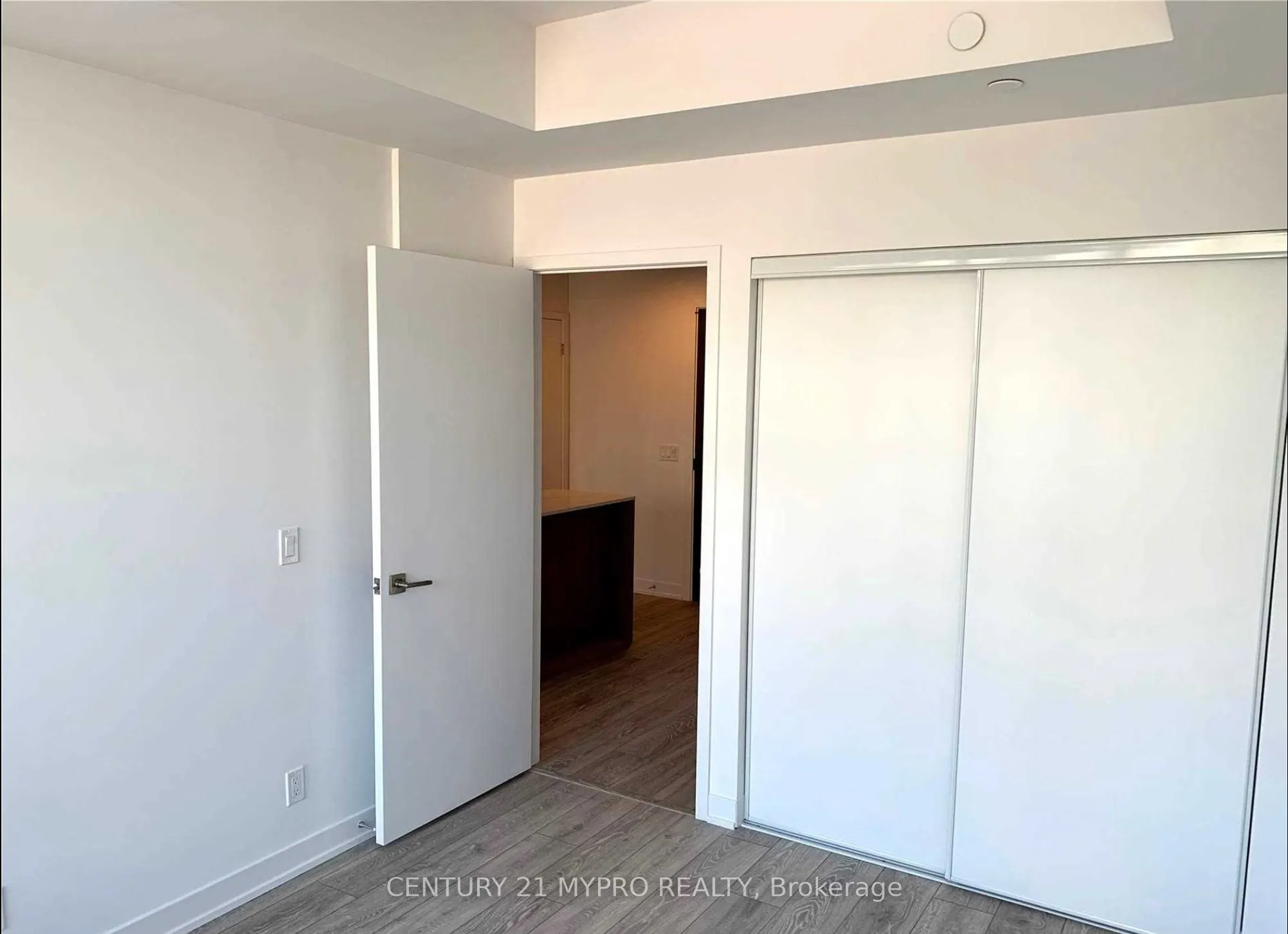 15 Holmes Avenue, #507