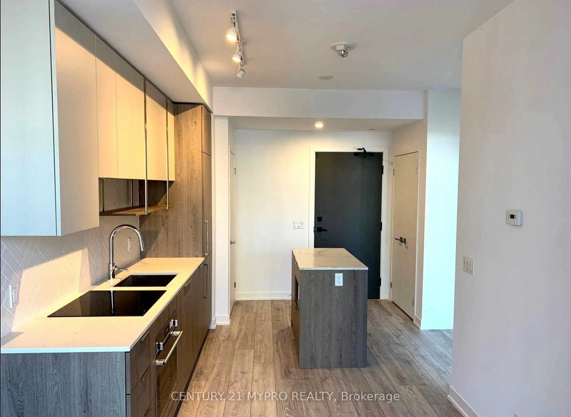 15 Holmes Avenue, #507