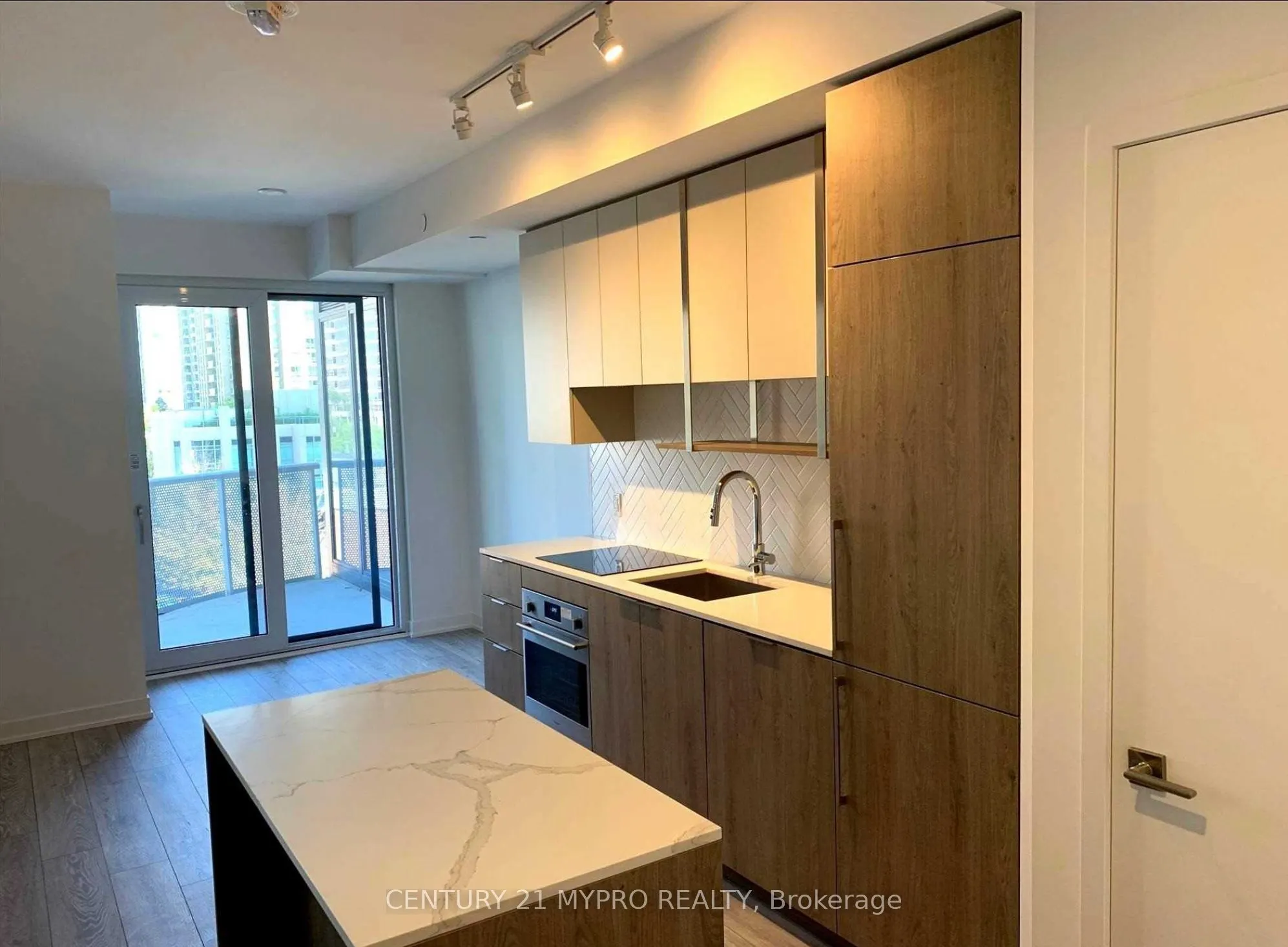 15 Holmes Avenue, #507