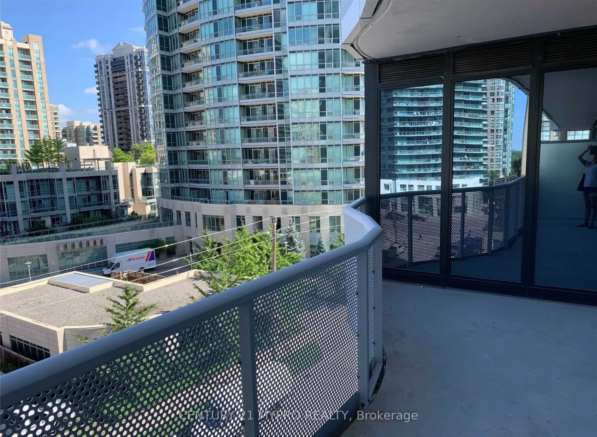 15 Holmes Avenue, #507