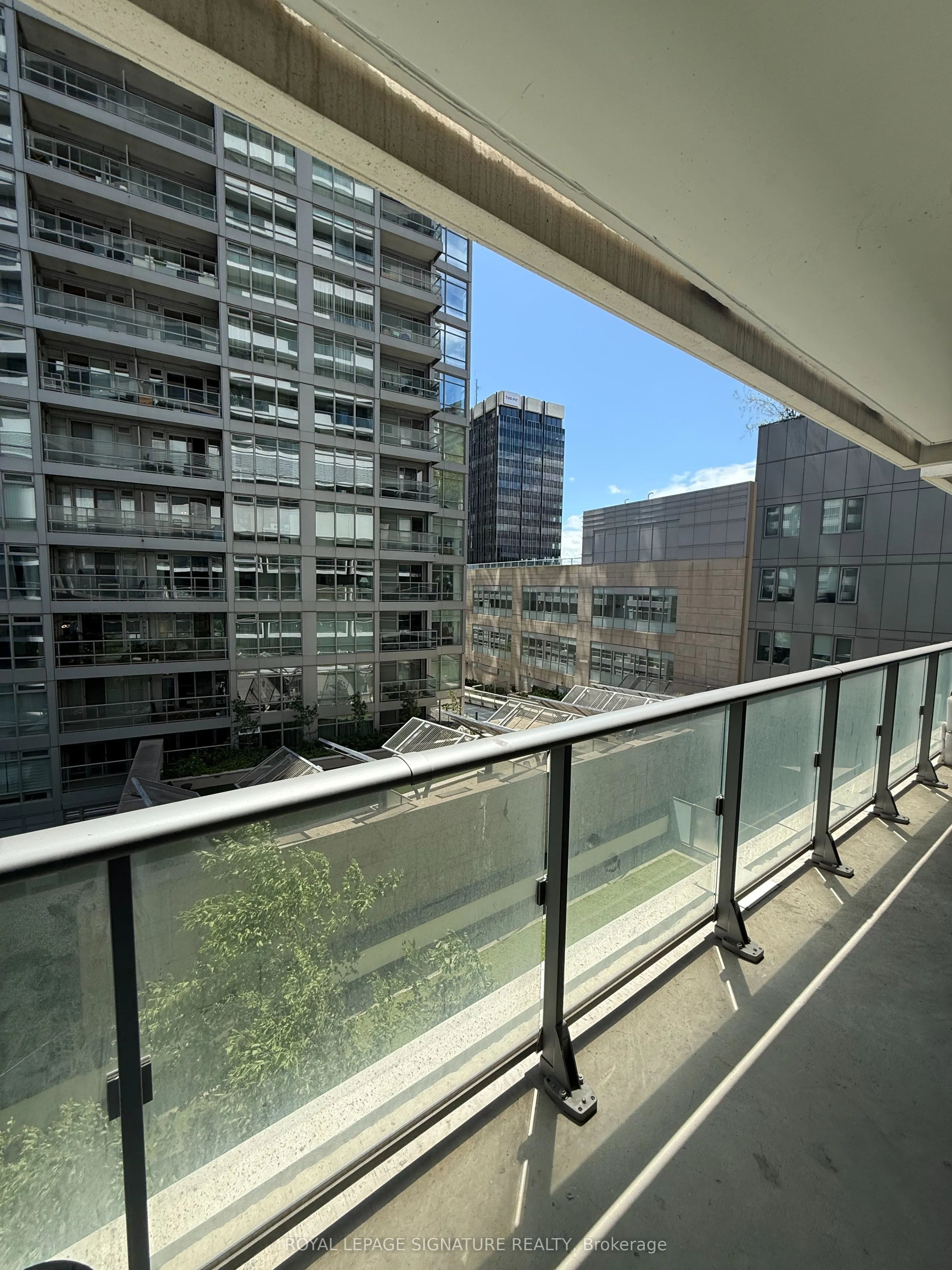 2221 Yonge Street #506