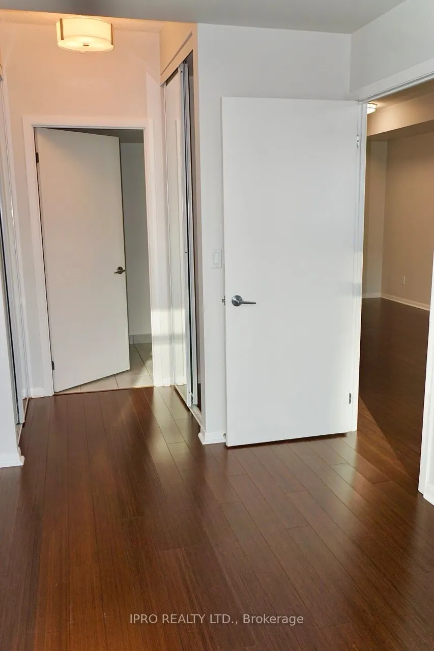 219 FORT YORK Boulevard #811