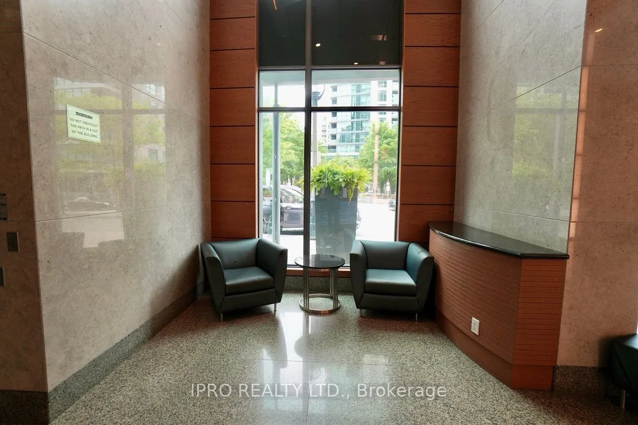 219 FORT YORK Boulevard #811
