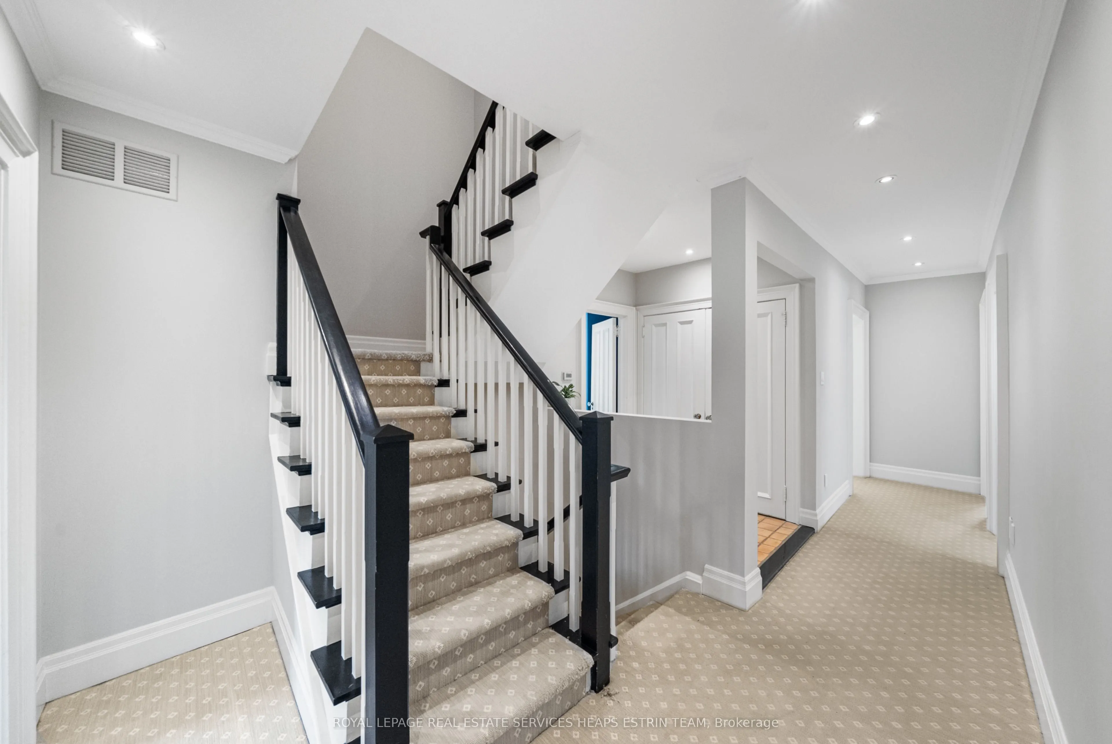25 Strathgowan Crescent