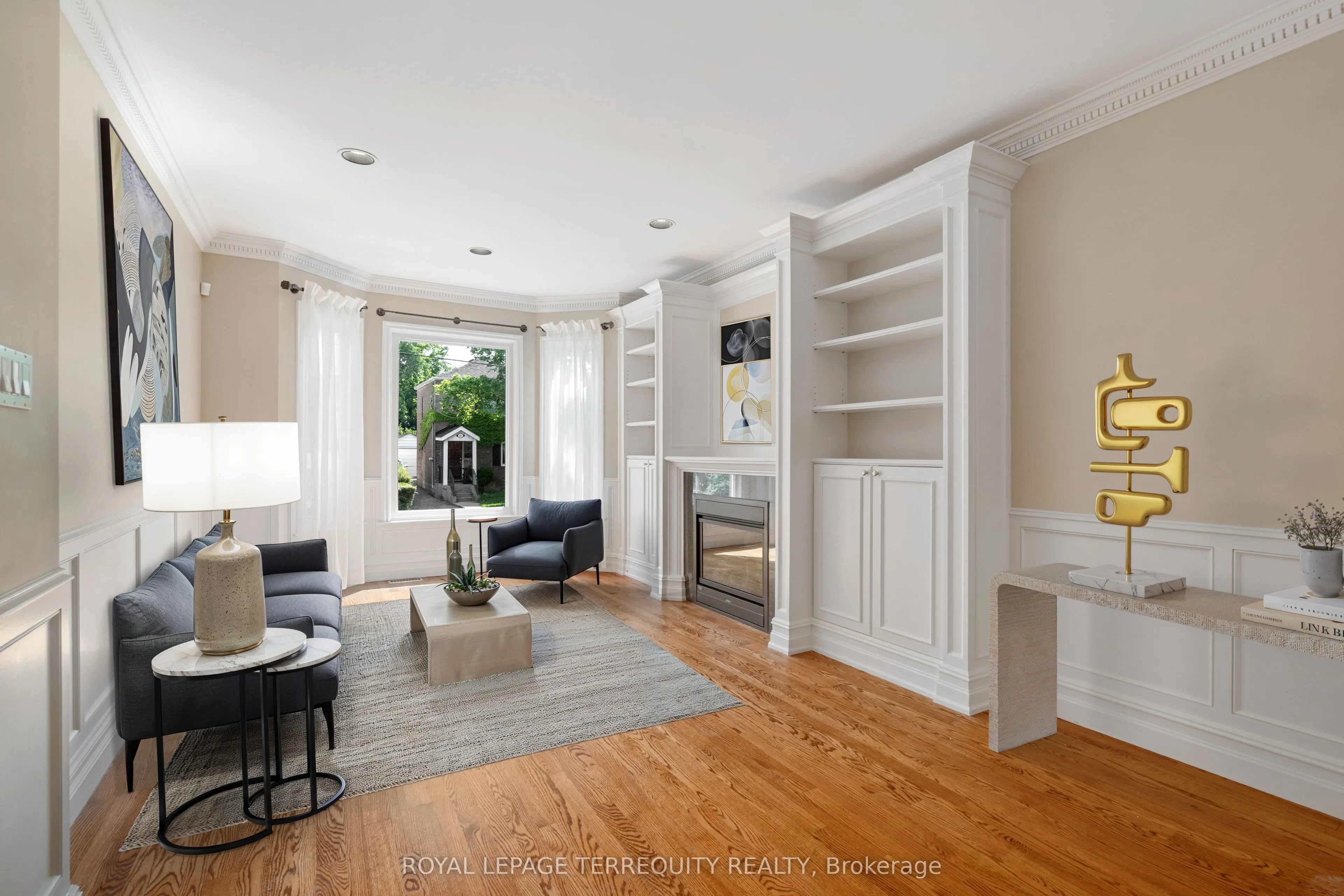 384 Winnett Avenue