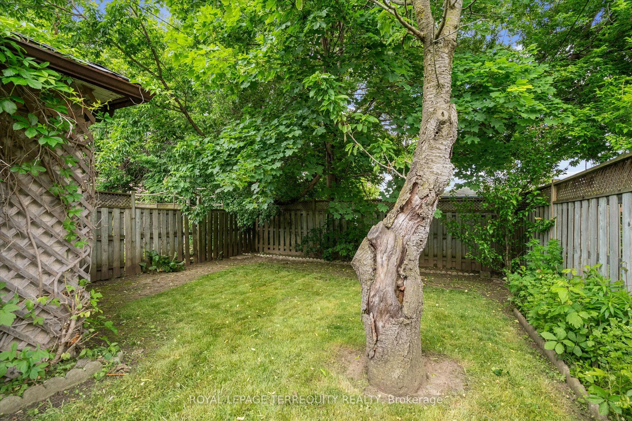 384 Winnett Avenue