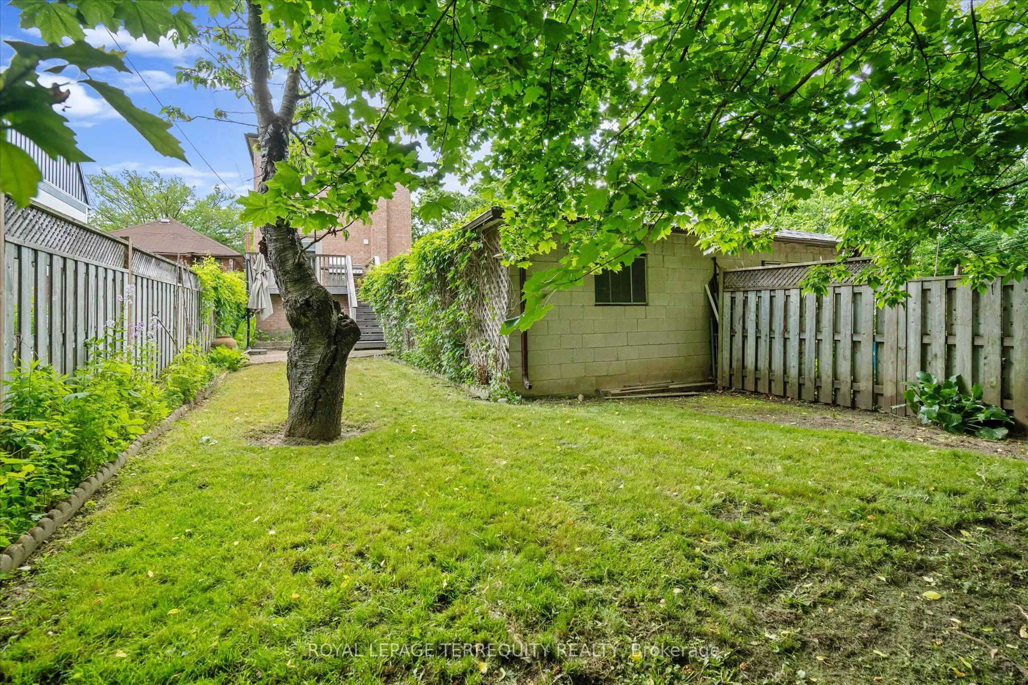 384 Winnett Avenue
