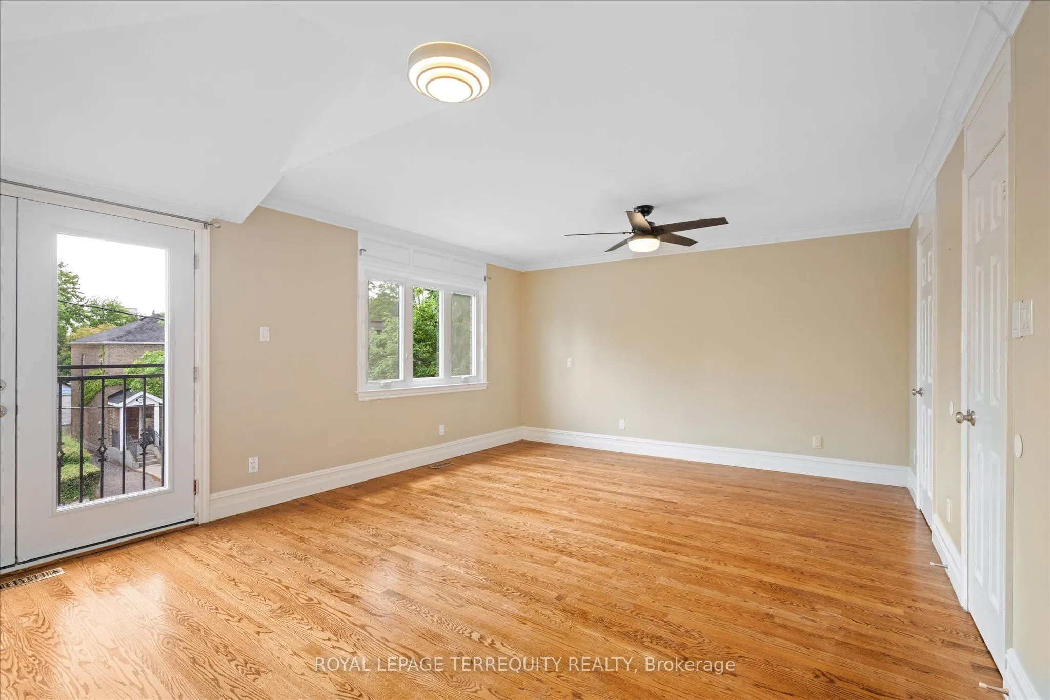 384 Winnett Avenue