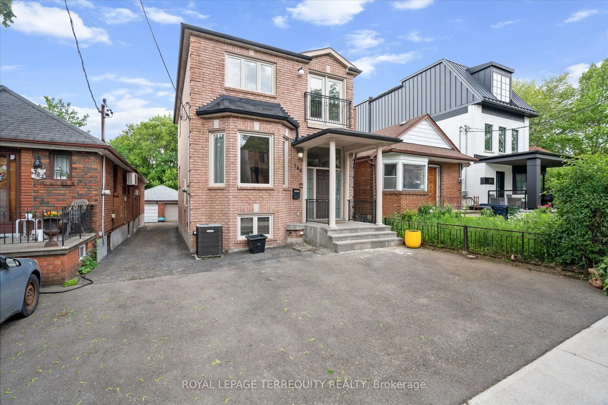 384 Winnett Avenue