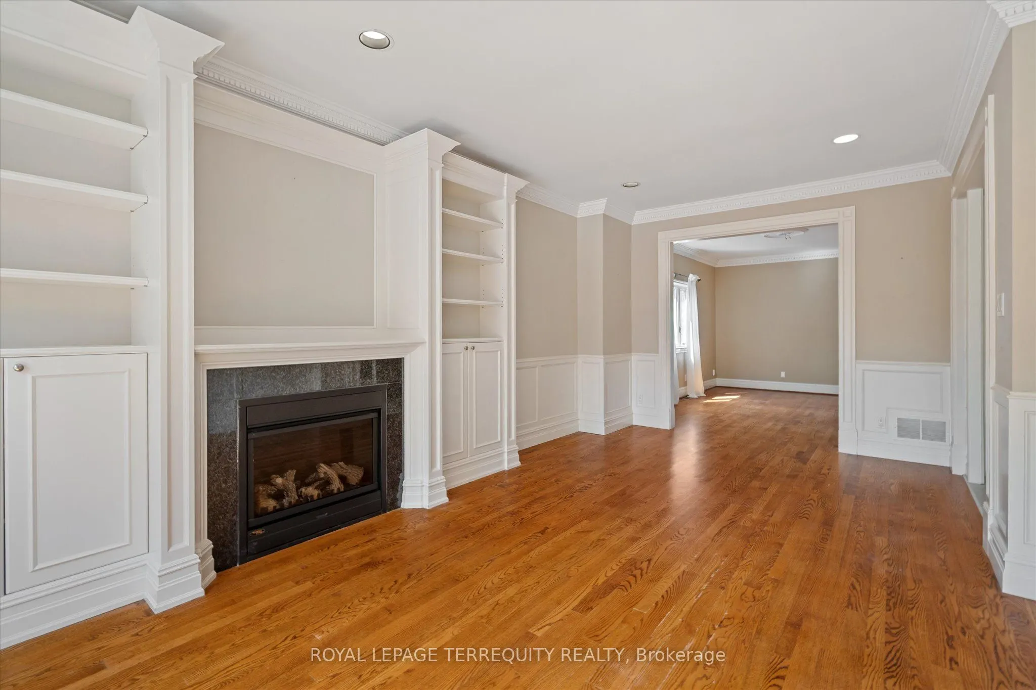 384 Winnett Avenue