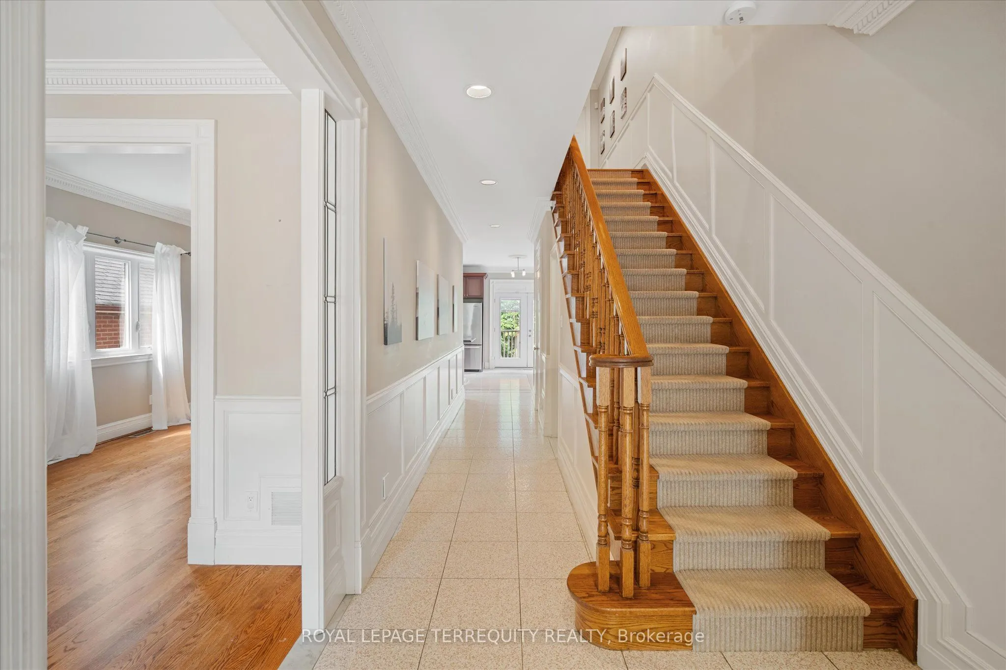 384 Winnett Avenue