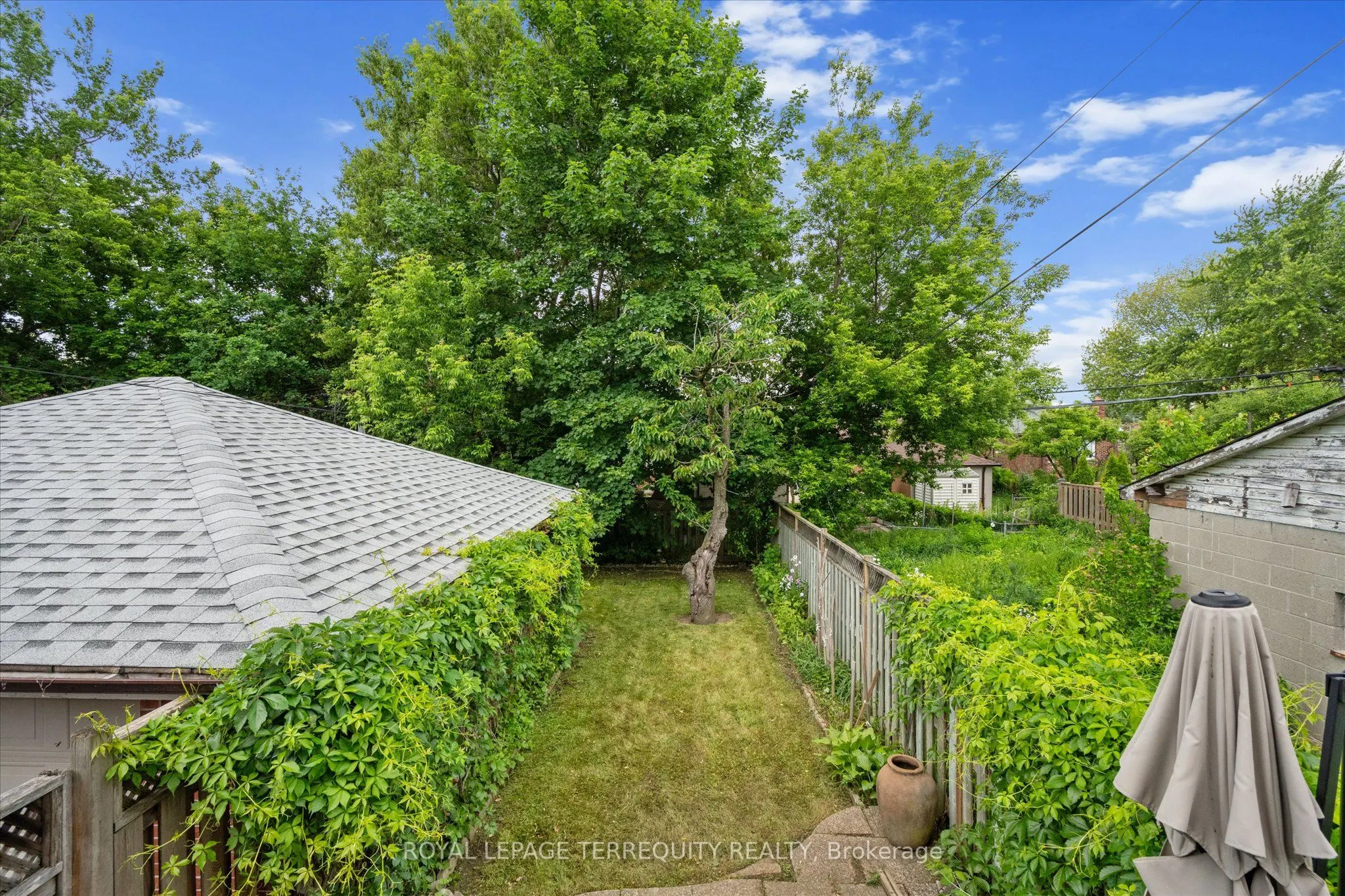 384 Winnett Avenue
