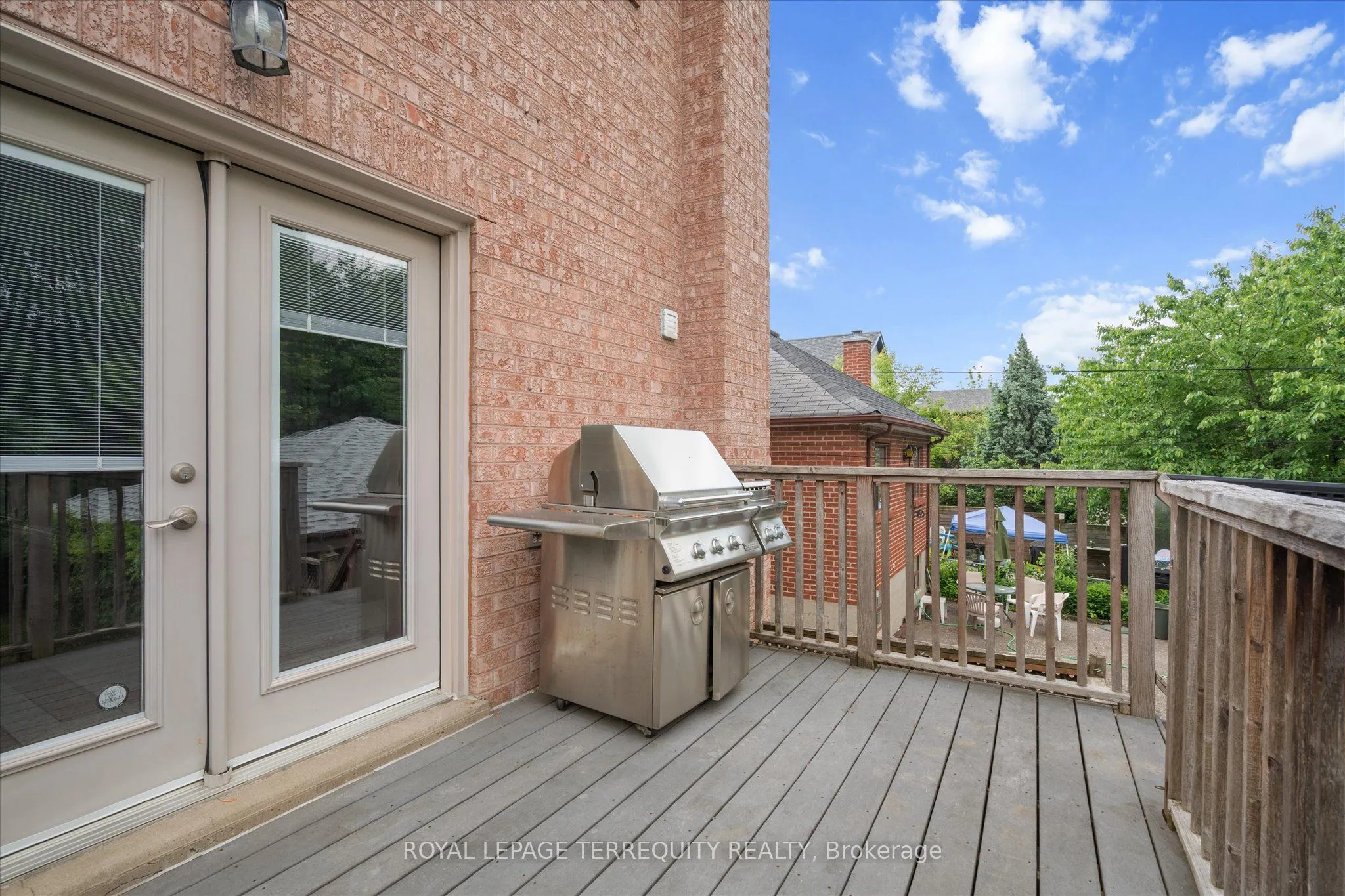 384 Winnett Avenue