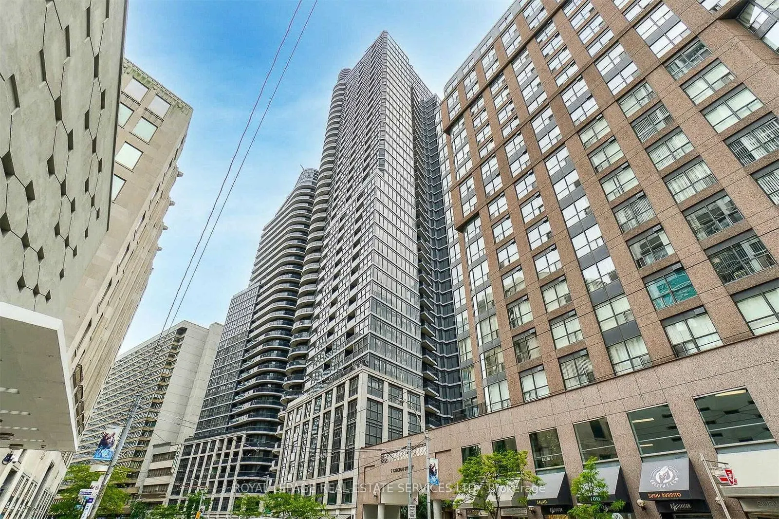 21 Carlton Street, #4101