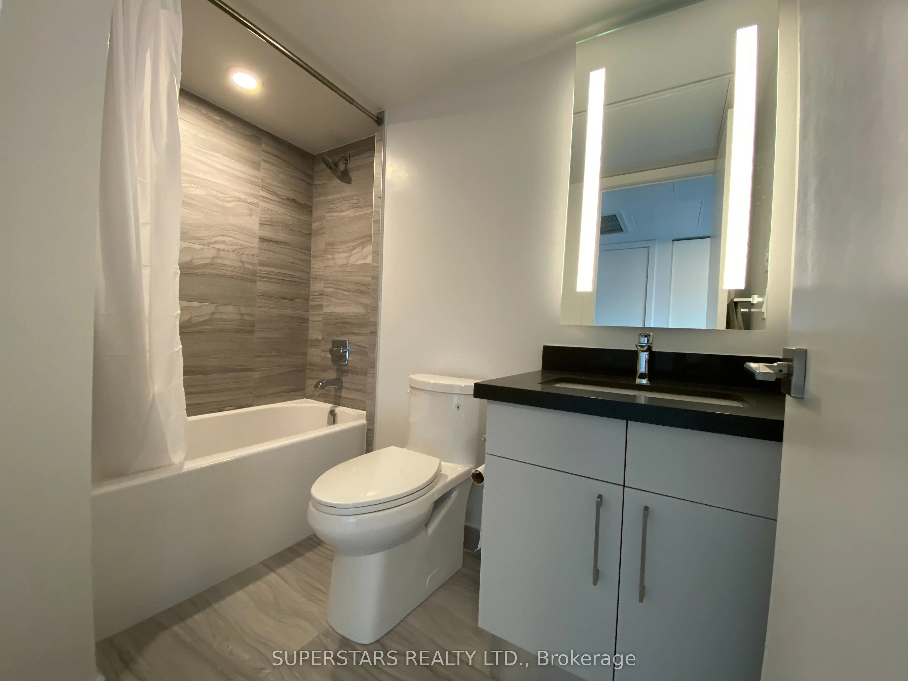 188 Cumberland Street, #1813