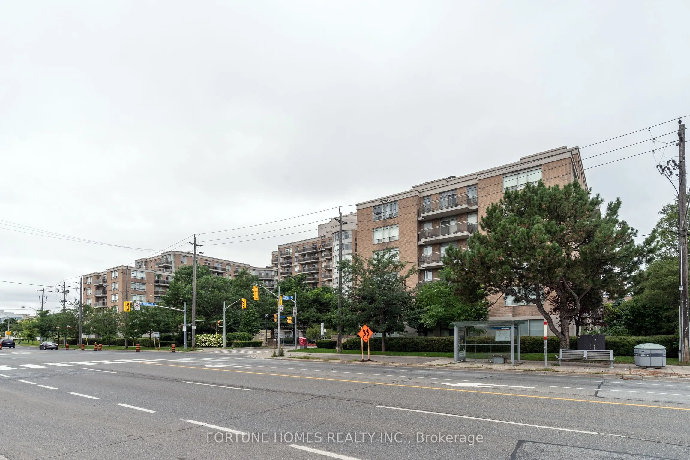 650 Lawrence Avenue W, #816