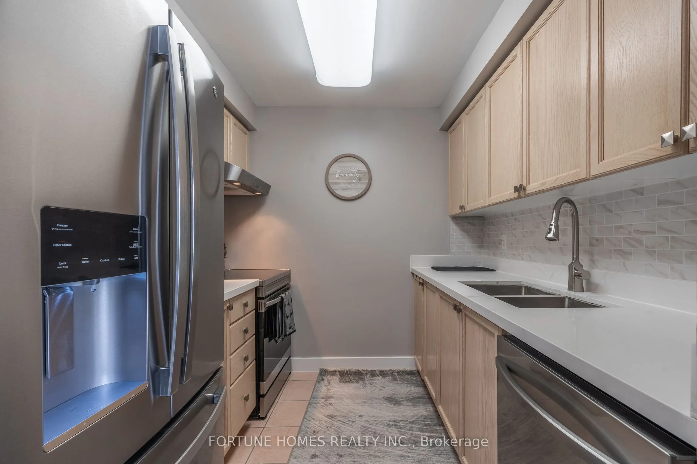 650 Lawrence Avenue W, #816