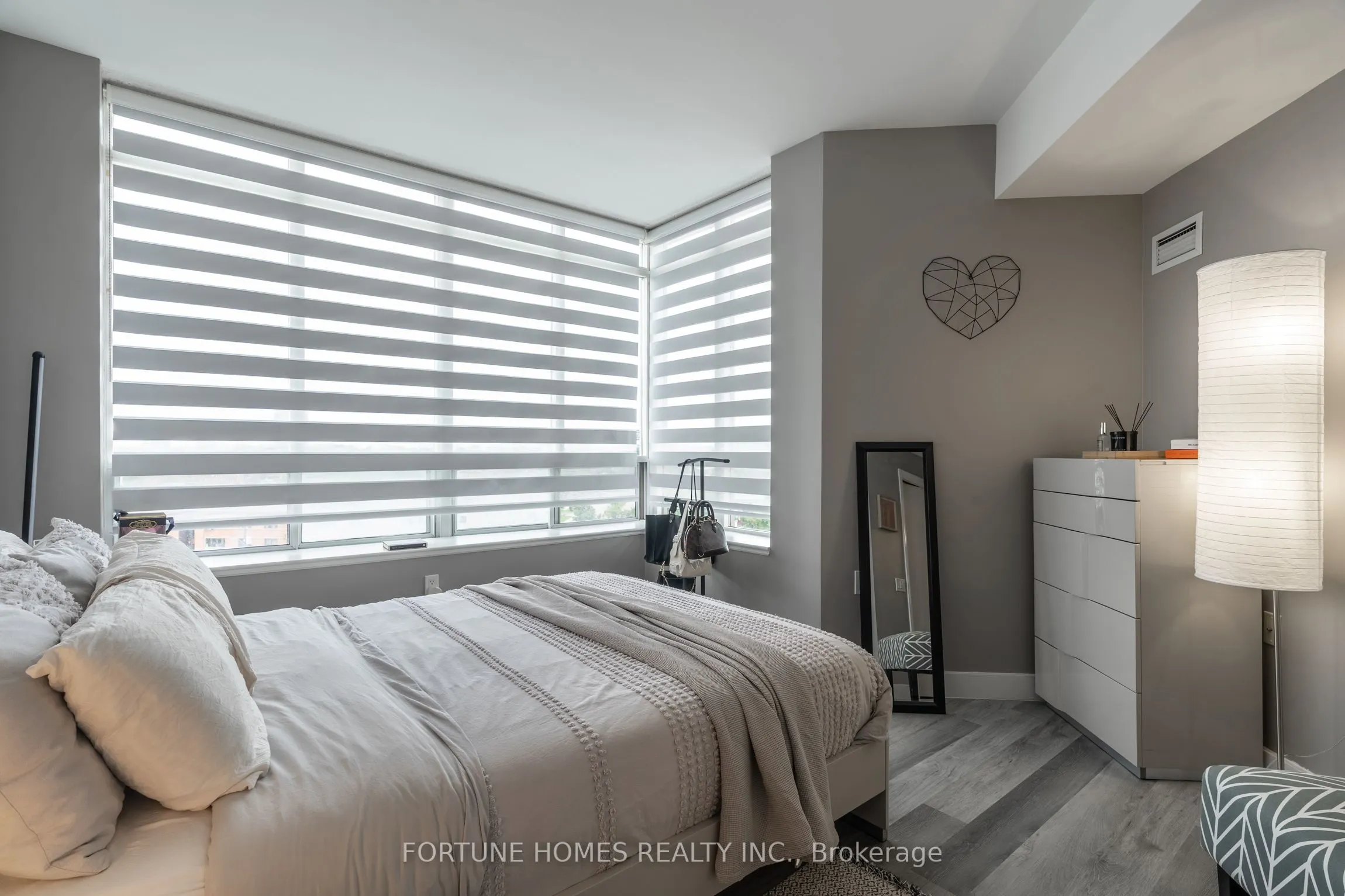 650 Lawrence Avenue W, #816
