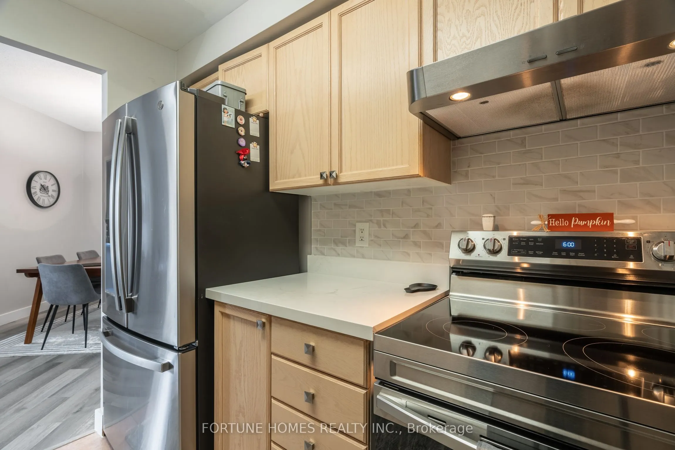650 Lawrence Avenue W, #816