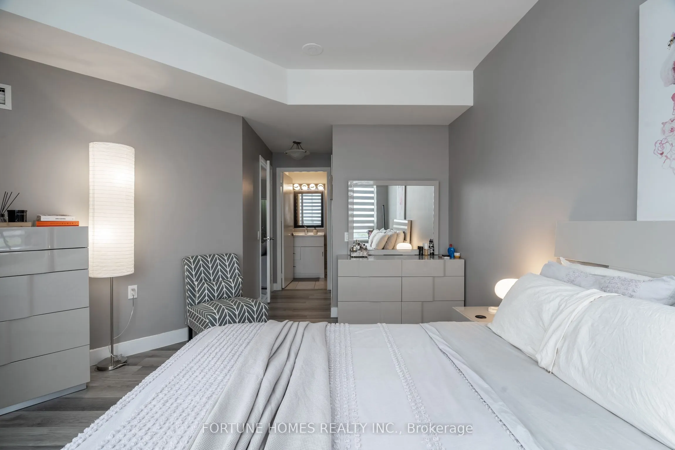 650 Lawrence Avenue W, #816