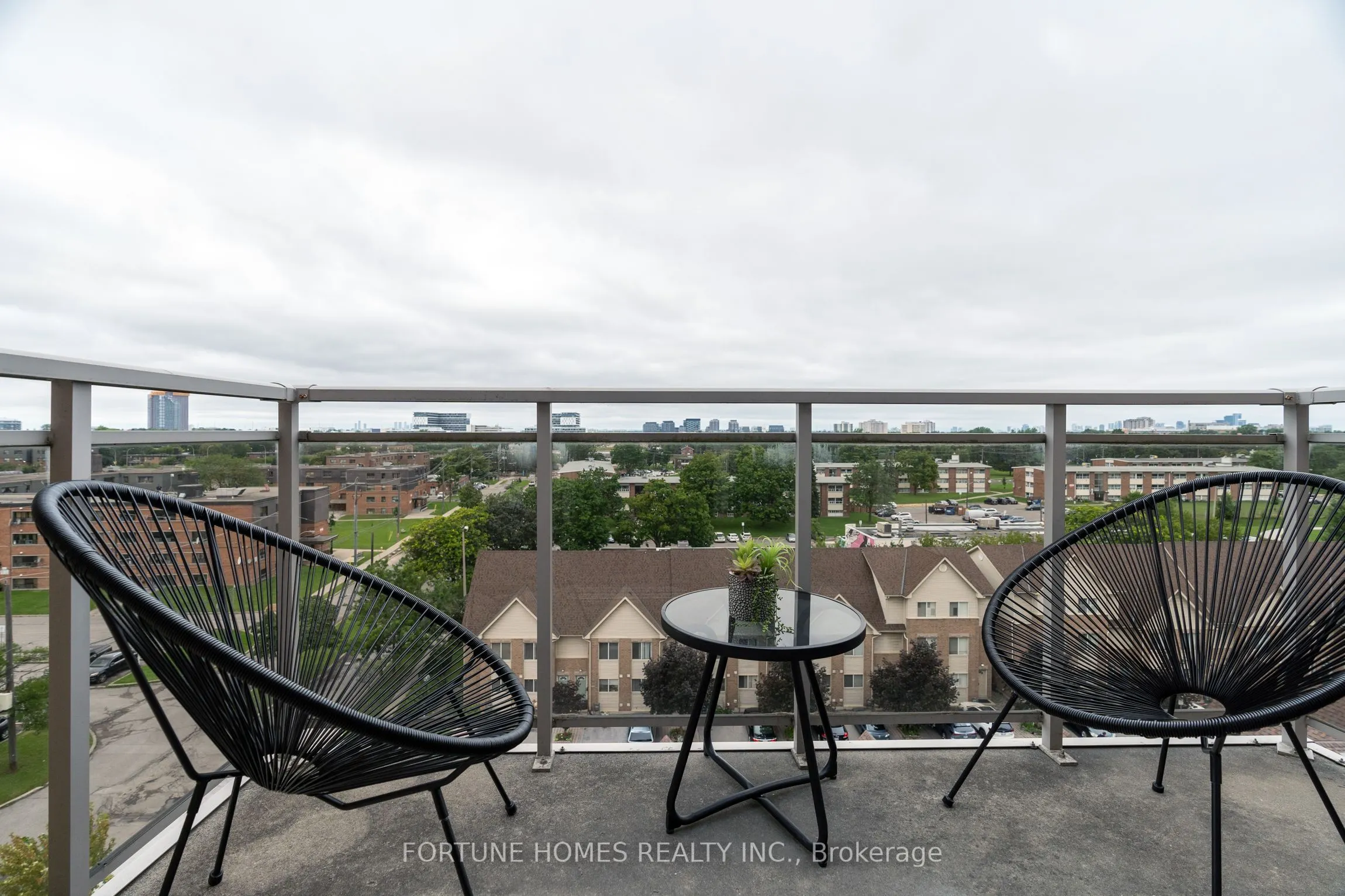 650 Lawrence Avenue W, #816
