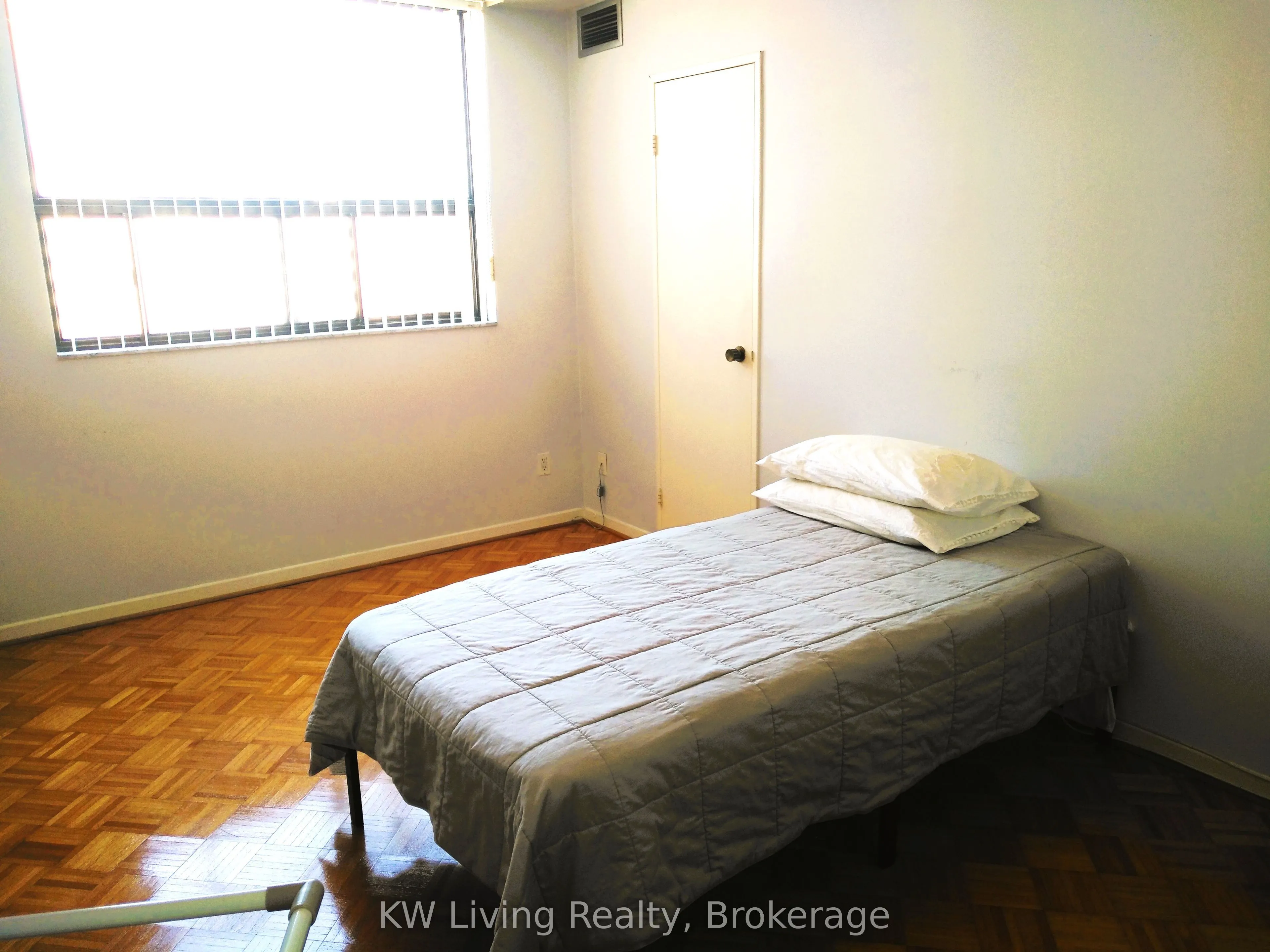10 Tangreen Court, #1702