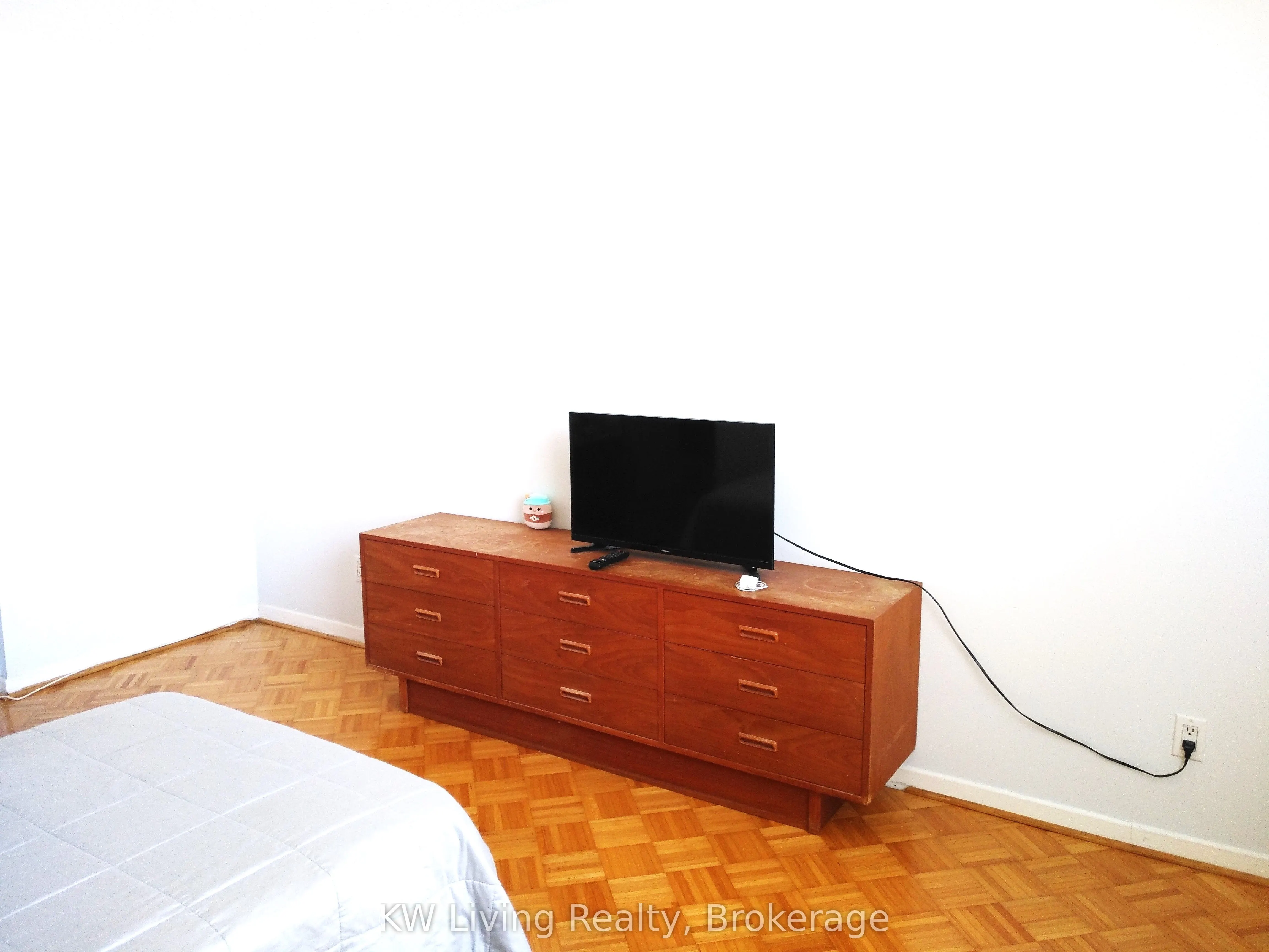 10 Tangreen Court, #1702