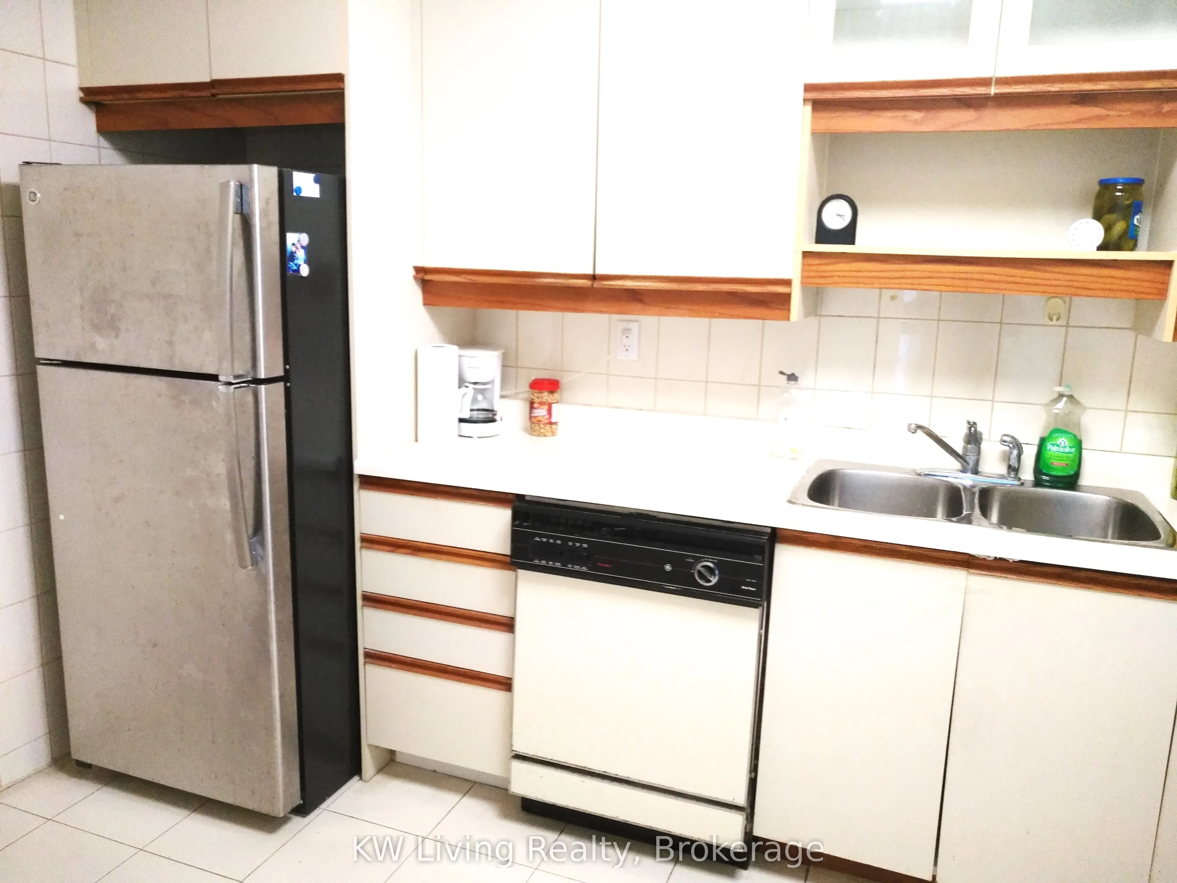 10 Tangreen Court, #1702