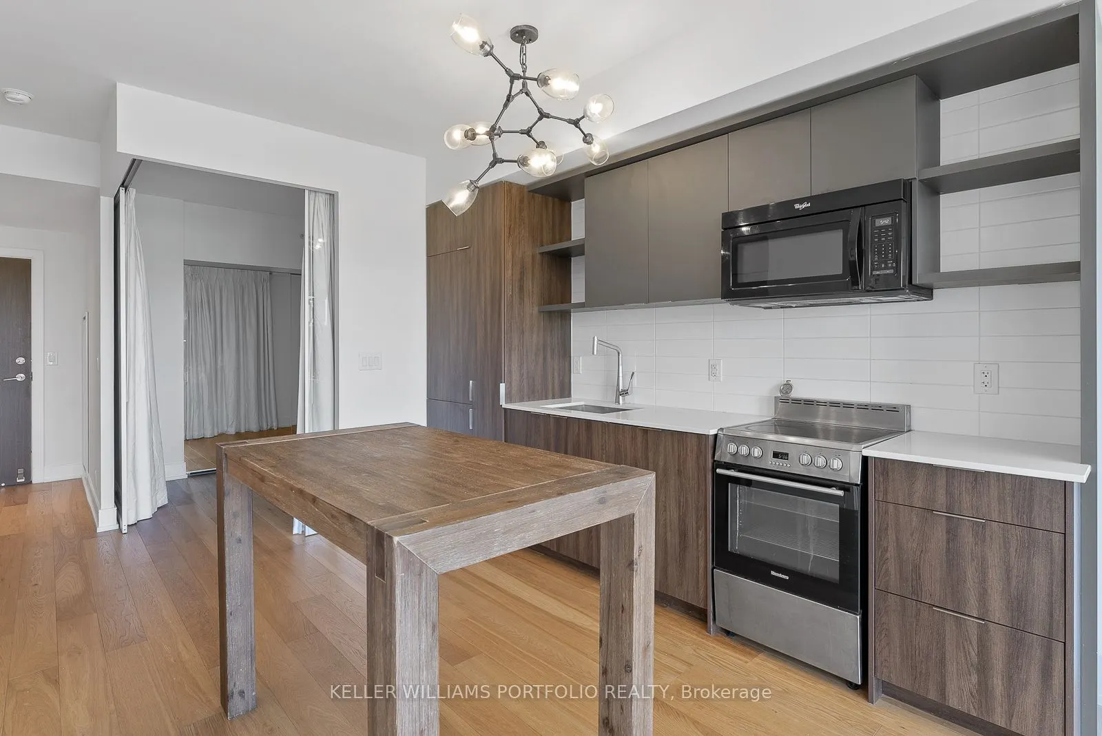 6 Parkwood Avenue, #310