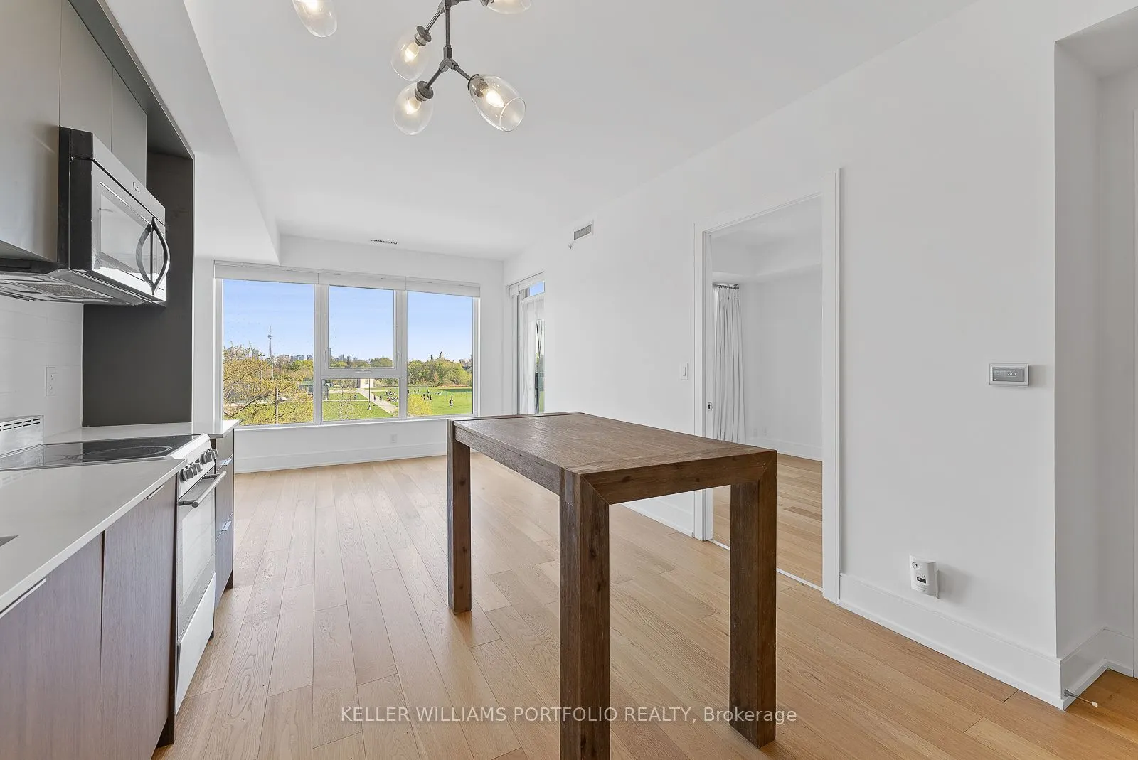 6 Parkwood Avenue, #310