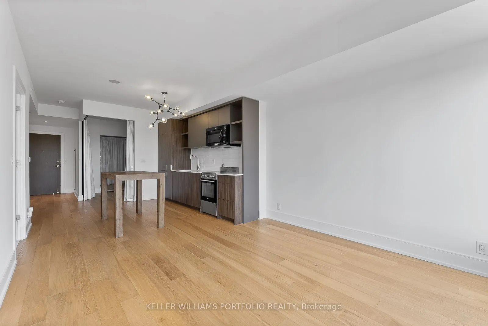 6 Parkwood Avenue, #310