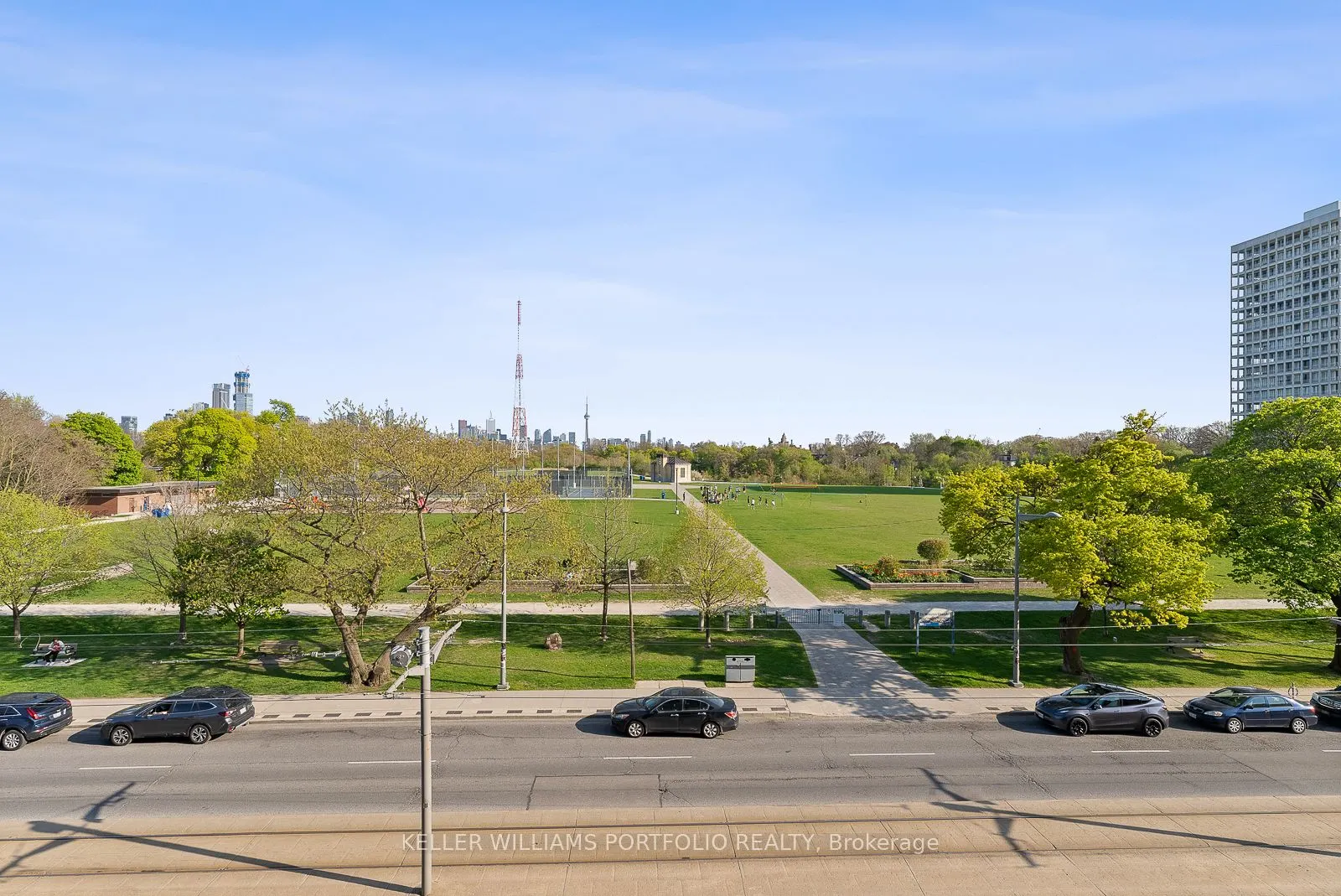 6 Parkwood Avenue, #310