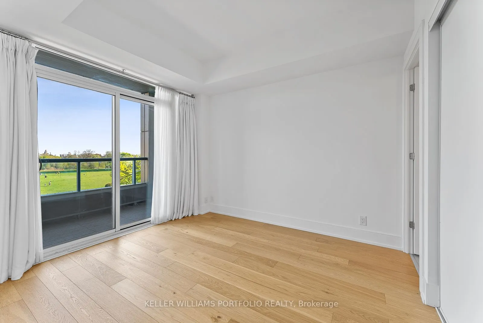 6 Parkwood Avenue, #310