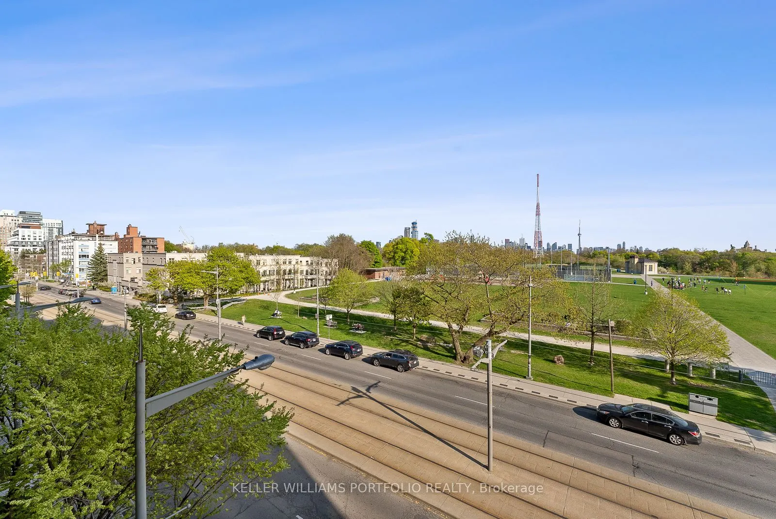 6 Parkwood Avenue, #310