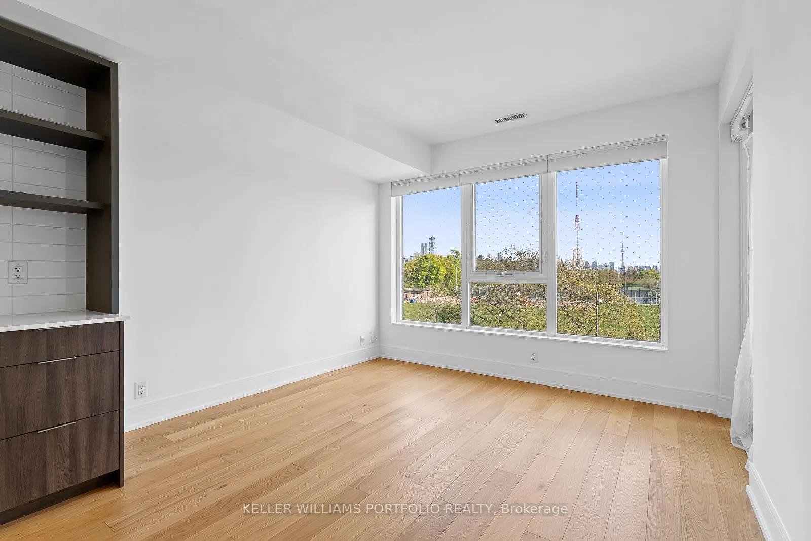 6 Parkwood Avenue, #310