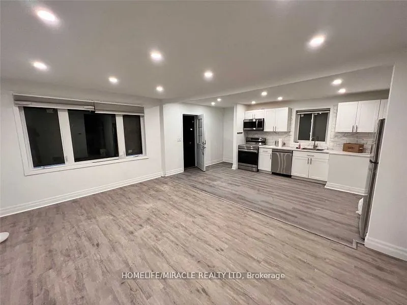 208 Olive Avenue, #Main floor