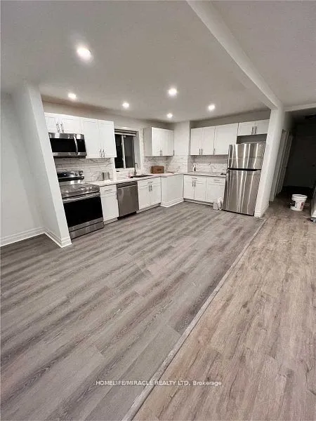 208 Olive Avenue, #Main floor