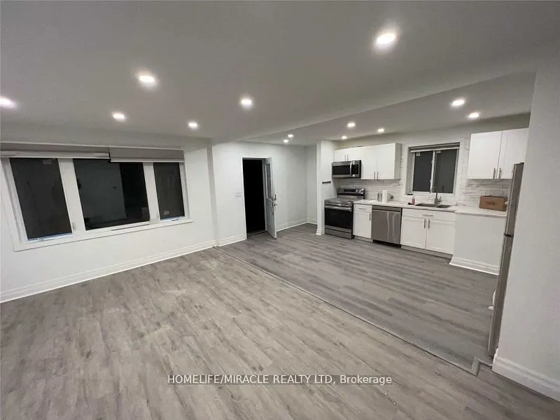 208 Olive Avenue, #Main floor