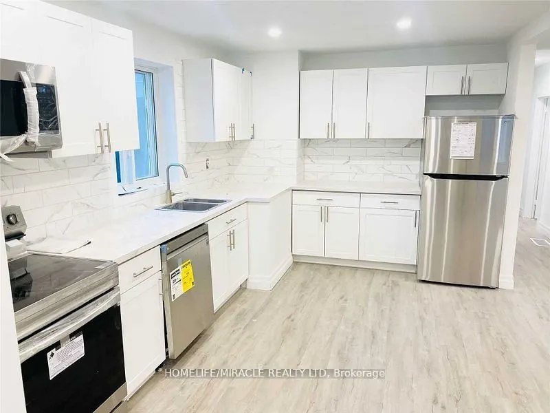 208 Olive Avenue, #Main floor