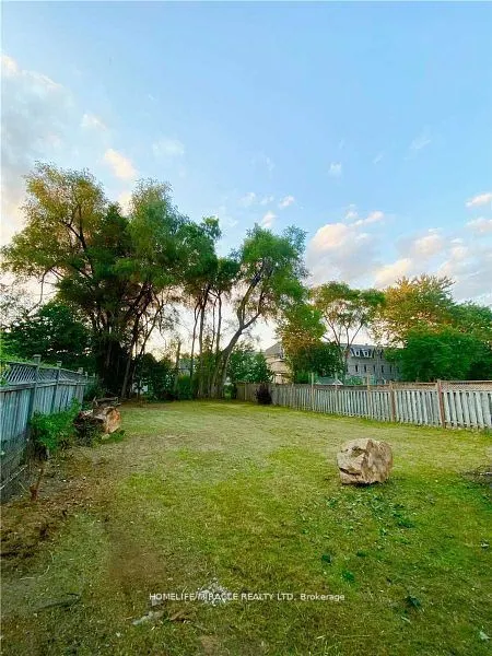 208 Olive Avenue, #Main floor