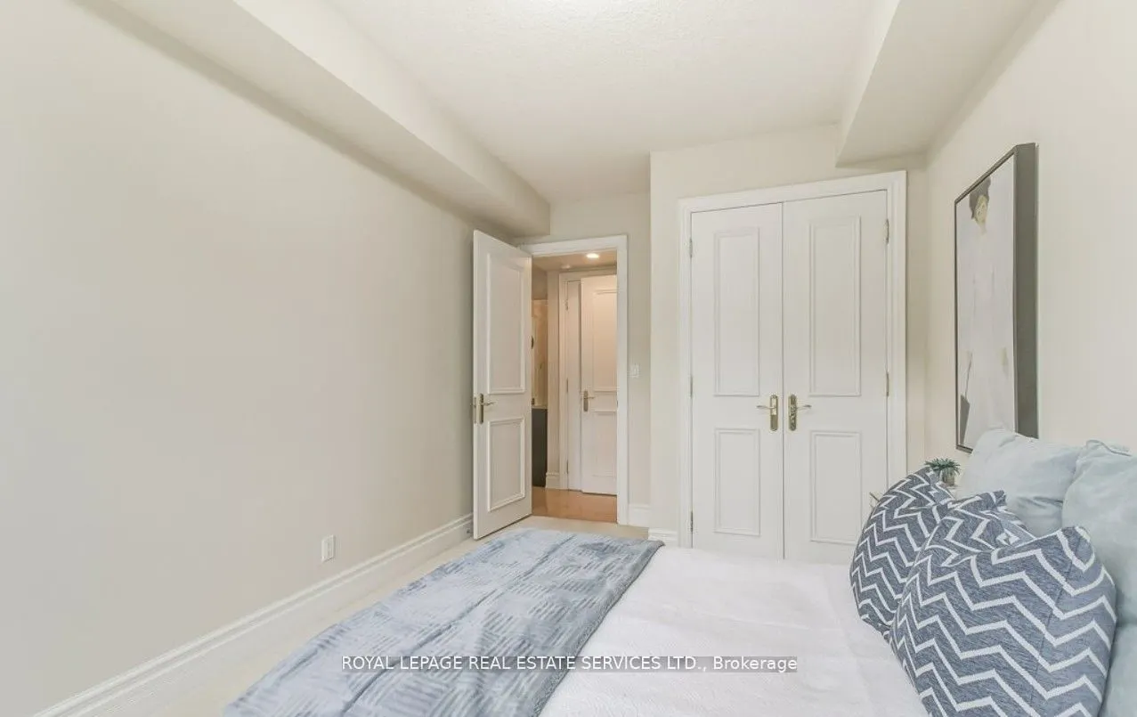 10 Old York Mills Road, #209