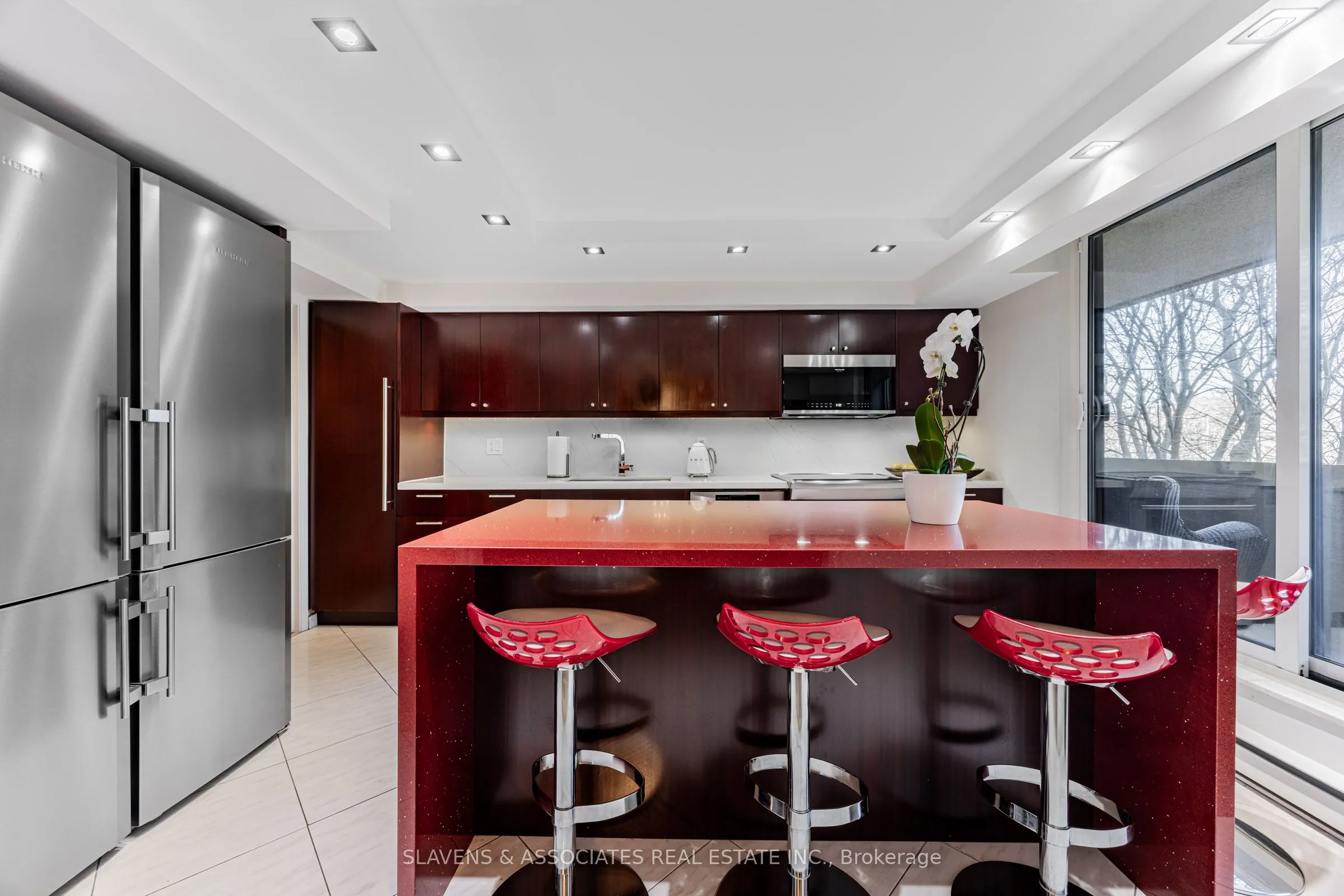 360 Bloor Street E, #106
