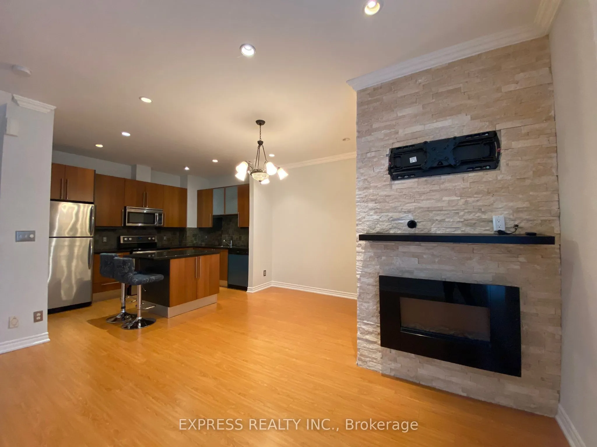 11 Everson Drive, #408