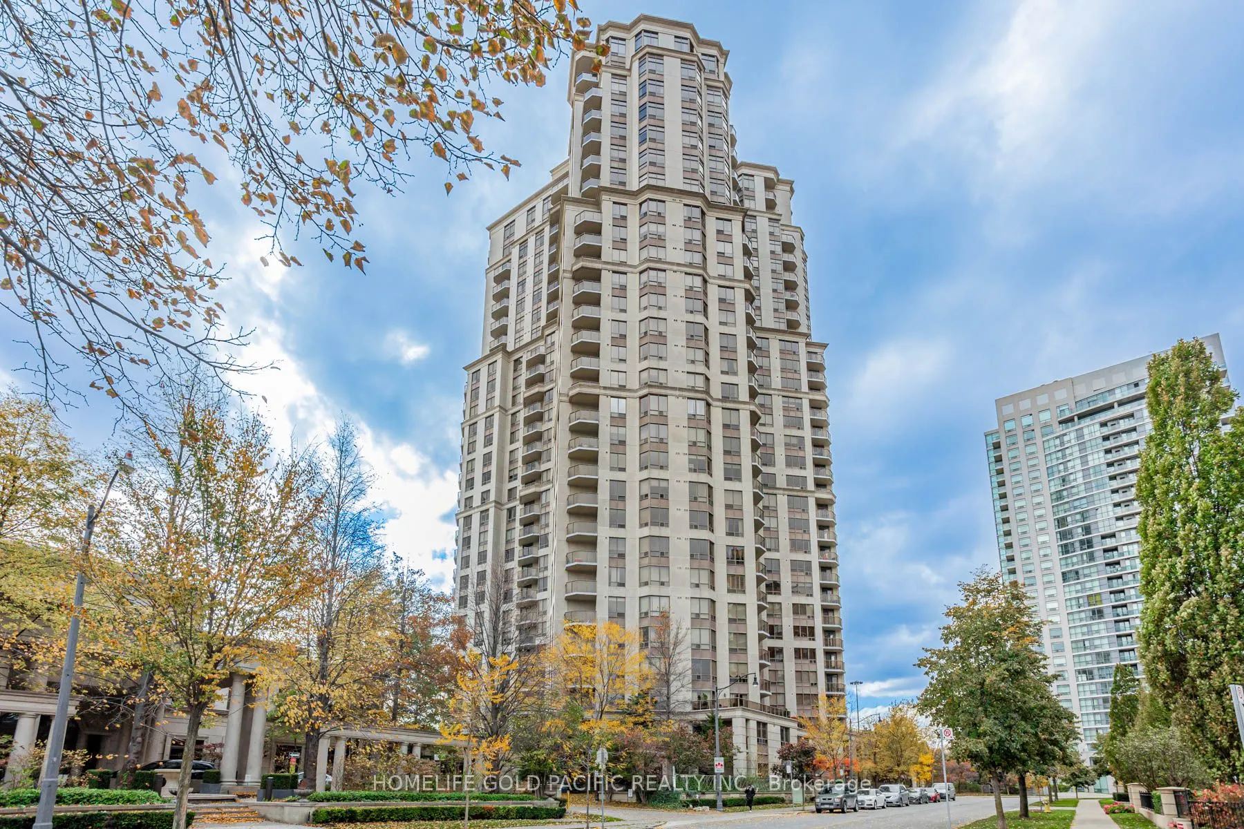 78 Harrison Garden Boulevard, #208