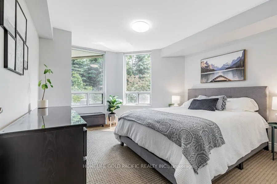 78 Harrison Garden Boulevard, #208