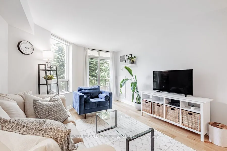 78 Harrison Garden Boulevard, #208
